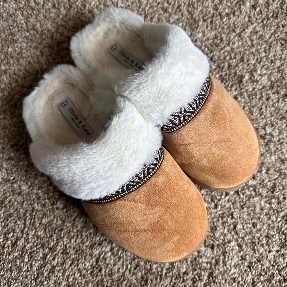 Olivia & Kate Shoes - Tan Faux-Suede Slipper Clog with Cream Faux-Fur